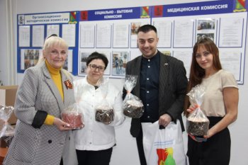 Депутаты поздравили с Пасхой Совет ветеранов, а также общество инвалидов района Бирюлево Западное