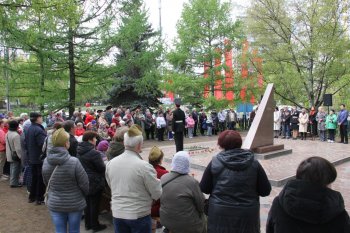 9 мая состоялось торжественное возложение цветов у «Стелы погибшим летчикам»