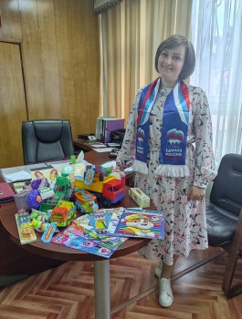 Депутаты и жители Бирюлева Западного приняли участие в акции «Коробка храбрости»